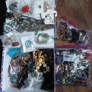 Lot of Mixed Jewelry